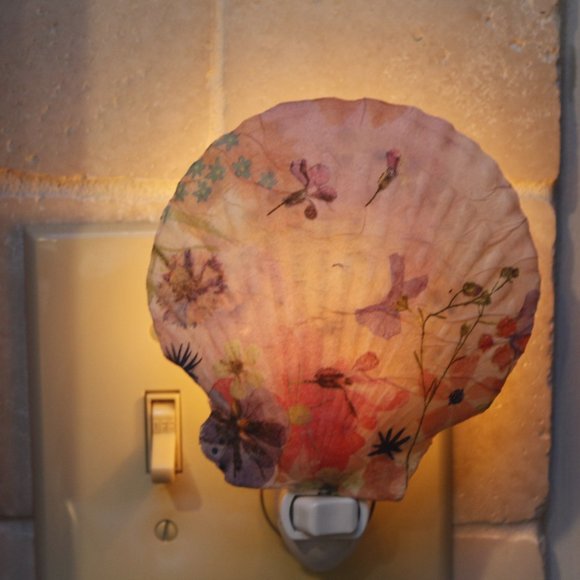 She Shell Night Light with Floral Print Design - Picture 2 of 4